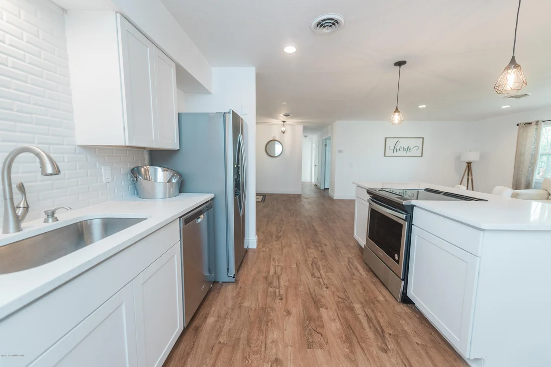 Photo of 975 Golf Street