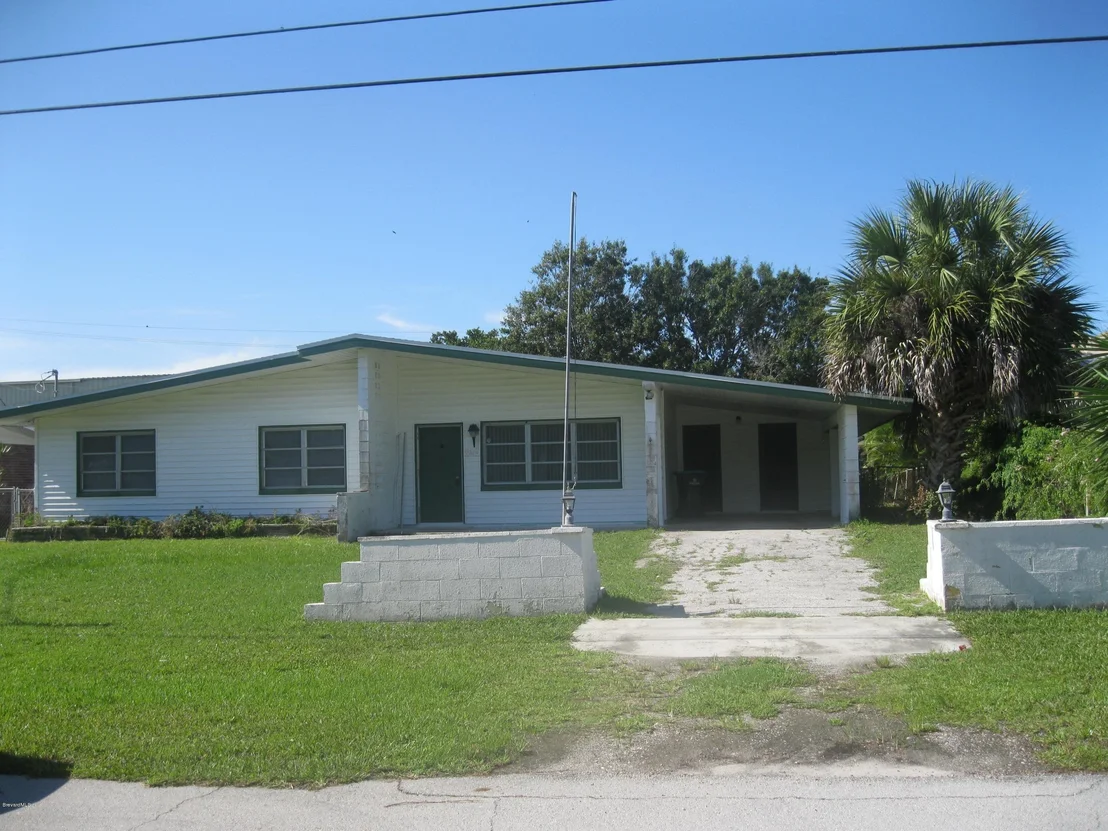 Photo of 2374 NE Shenandoah Road