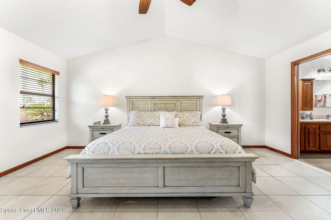 Photo of 885 Ridge Lake Drive