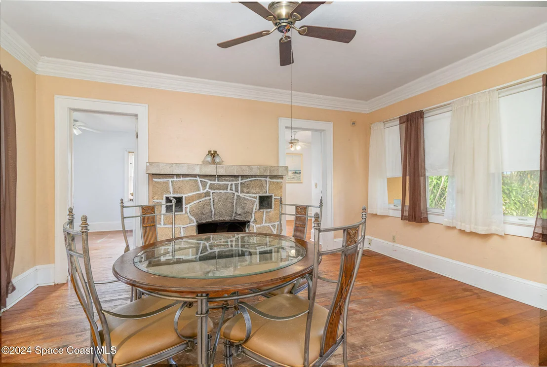 Photo of 1632 Water Drive NE