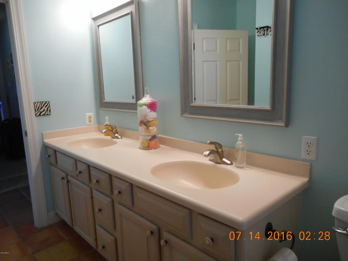 Photo of 897 Belmont Place