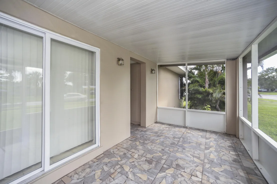 Photo of 797 James Circle NE