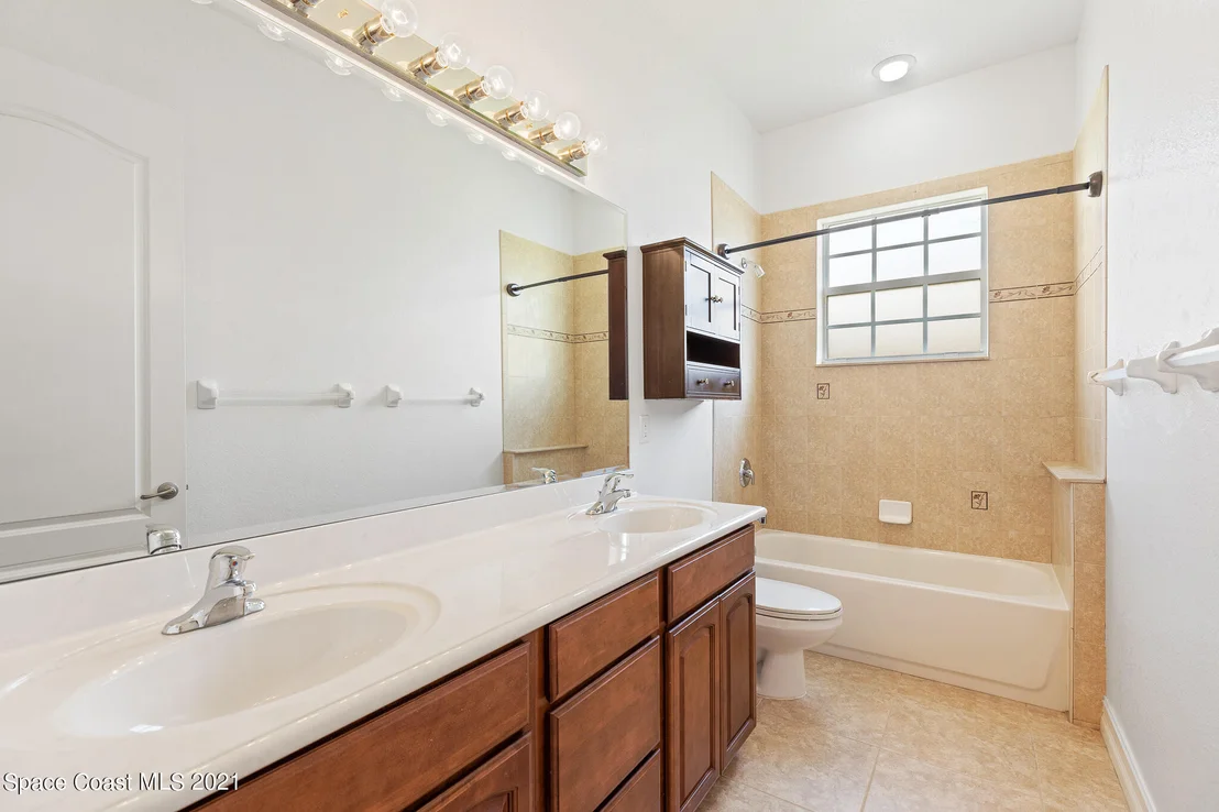 Photo of 869 Seven Gables Circle SE