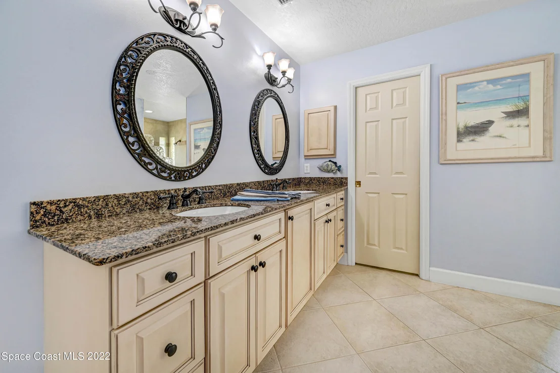 Photo of 115 River Road Circle