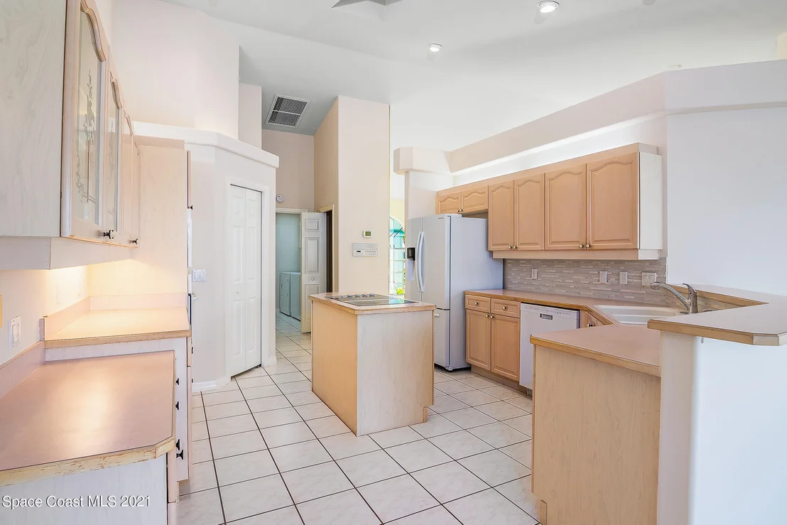 Photo of 2378 Golf Vista Boulevard