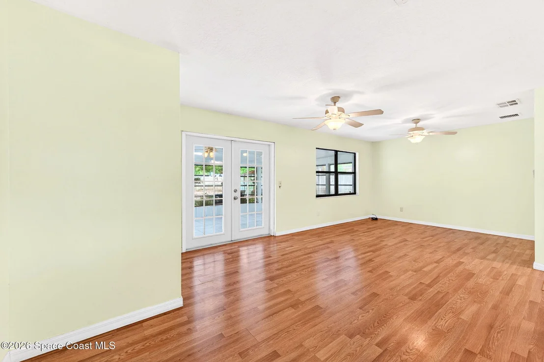 Photo of 2737 Cherbourg Road