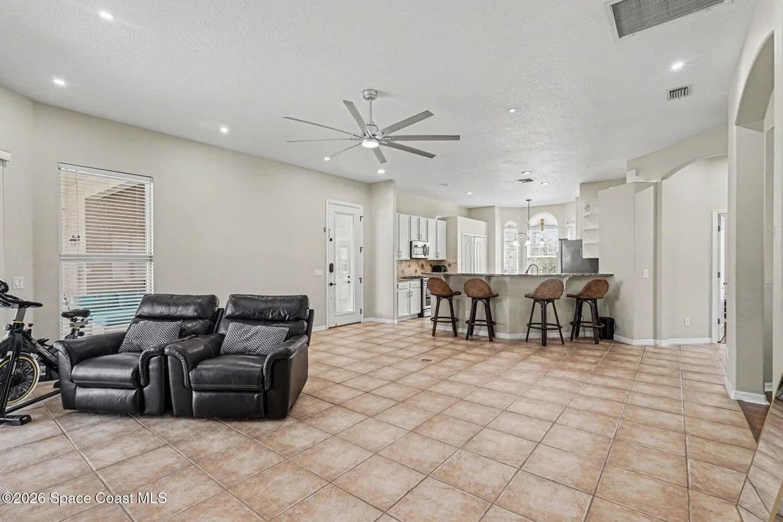 Photo of 1916 Thesy Drive