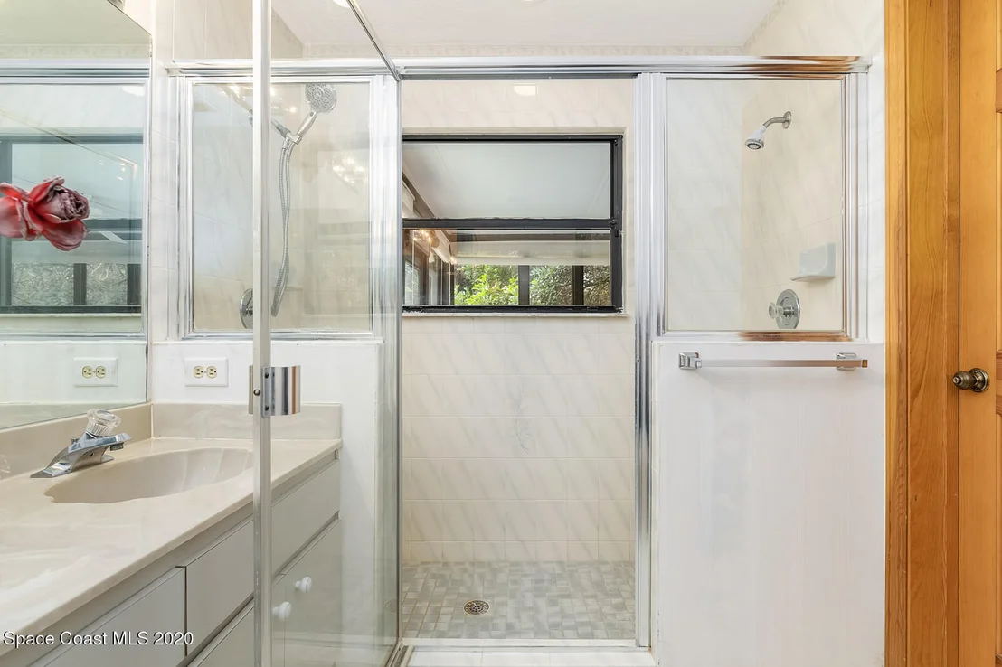 Photo of 2590 Coral Way
