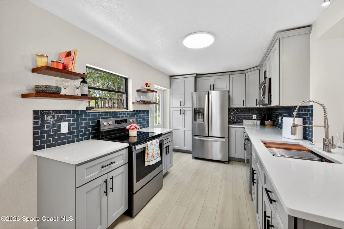 Photo of 7486 Livingstone Lane