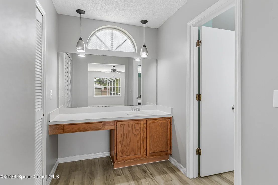 Photo of 220 Lanack Road SE