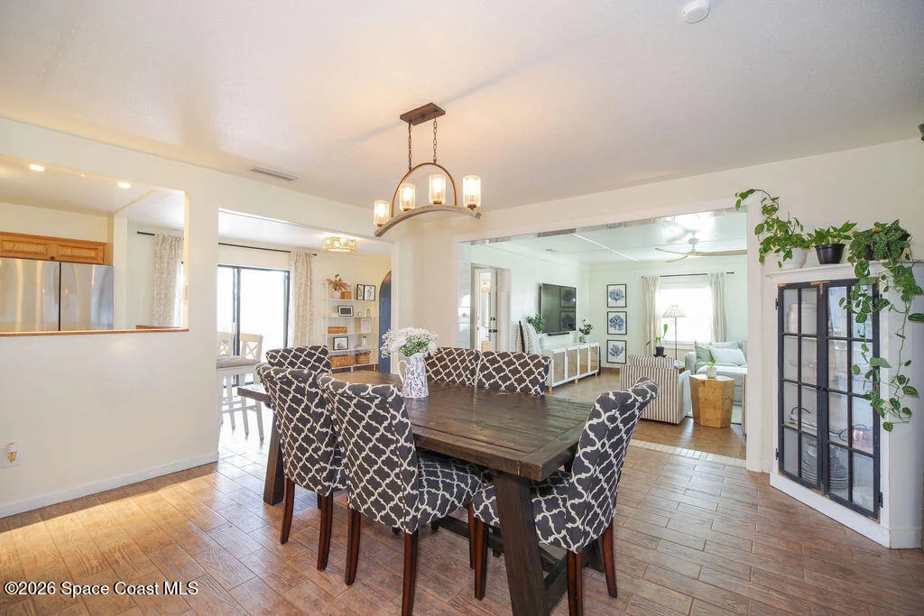 Photo of 960 Kings Post Road