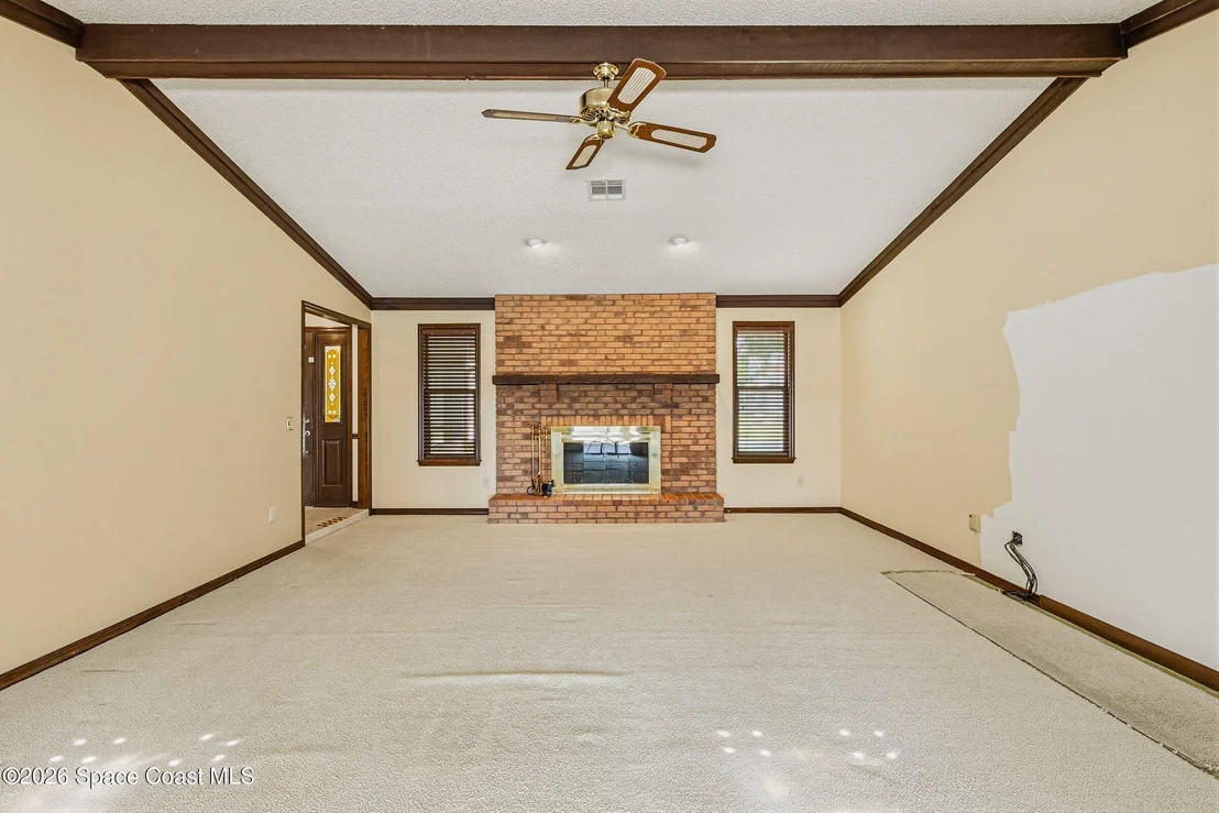 Photo of 460 Neptune Drive NE