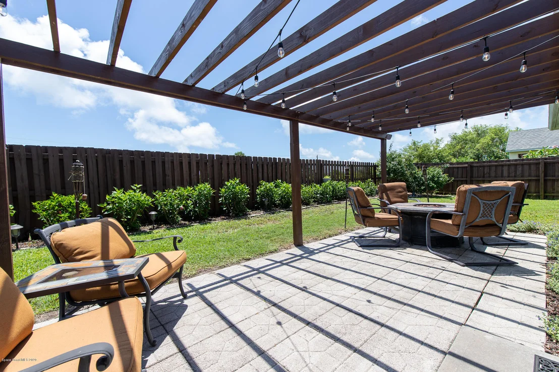Photo of 817 Honeysuckle Drive