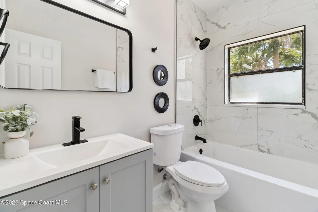 Photo of 1465 Hillcrest Drive