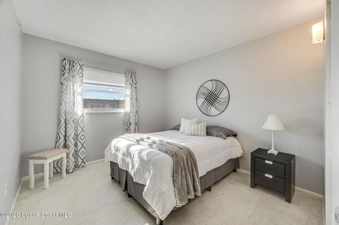 Photo of 995 Eyerly Lane NE