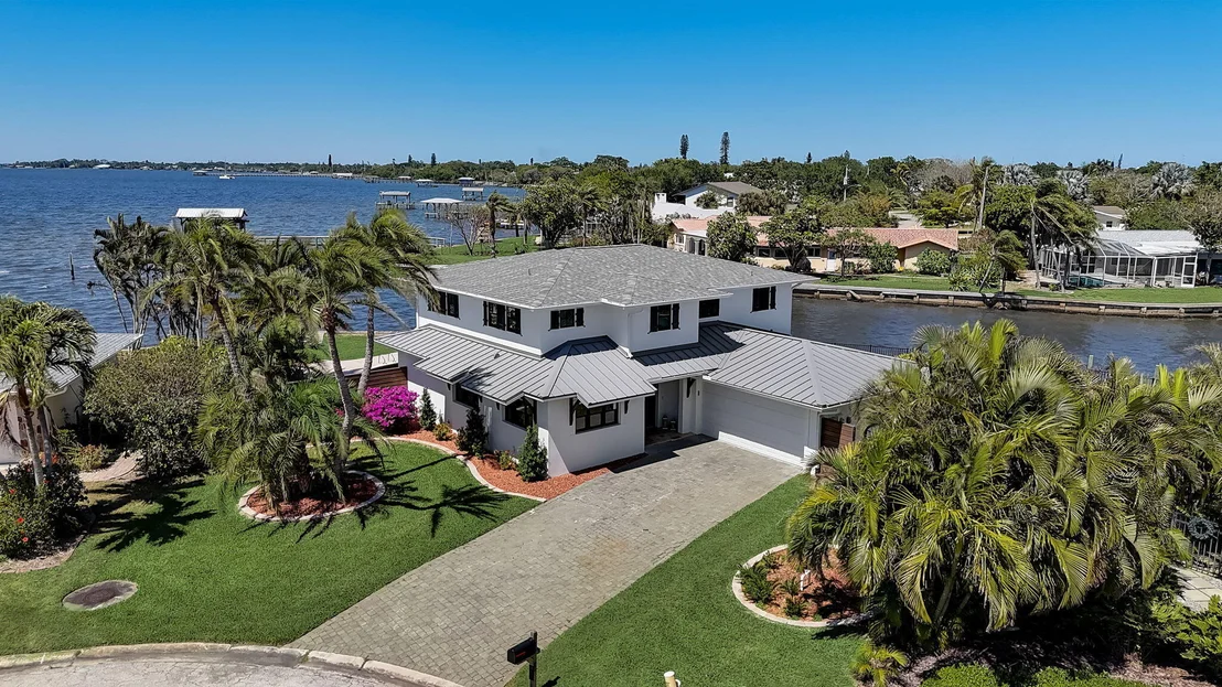Photo of 451 River View Lane