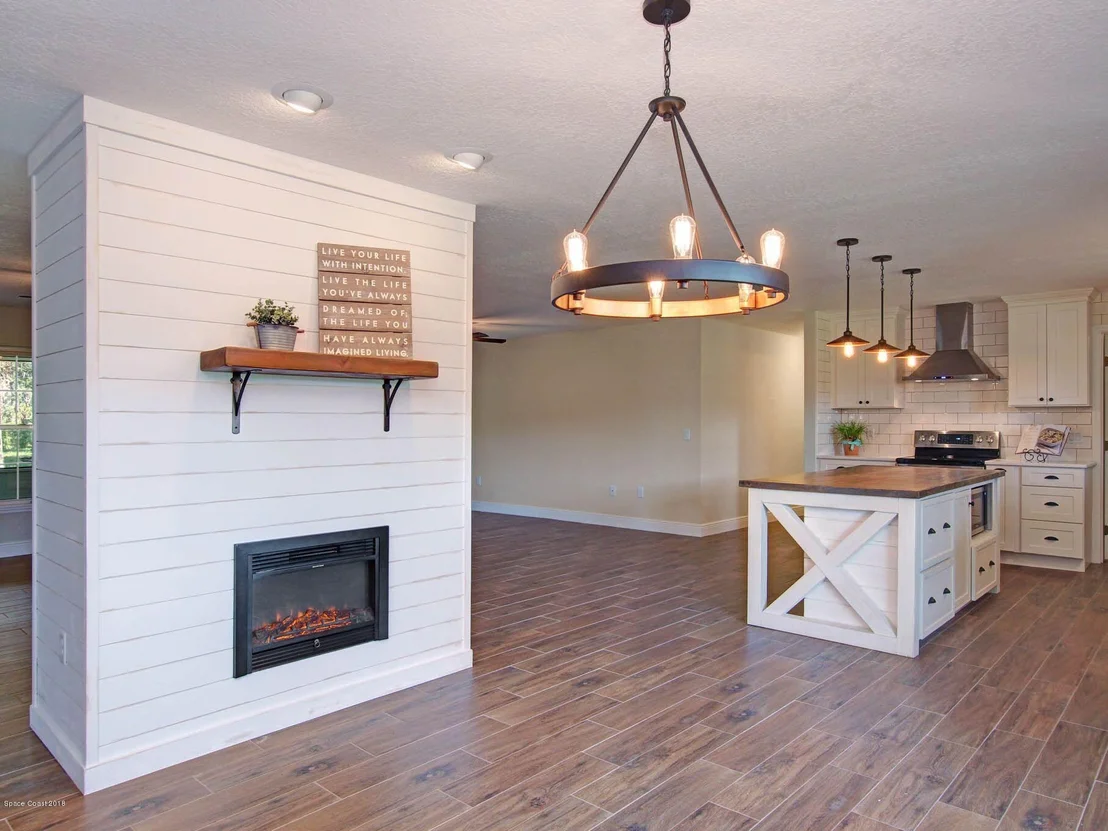 Photo of 4380 Country Road