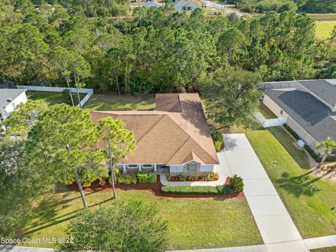 Photo of 2185 SE Windbrook Drive SE