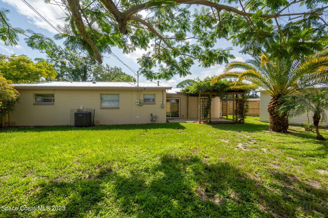 Photo of 964 Kings Post Road