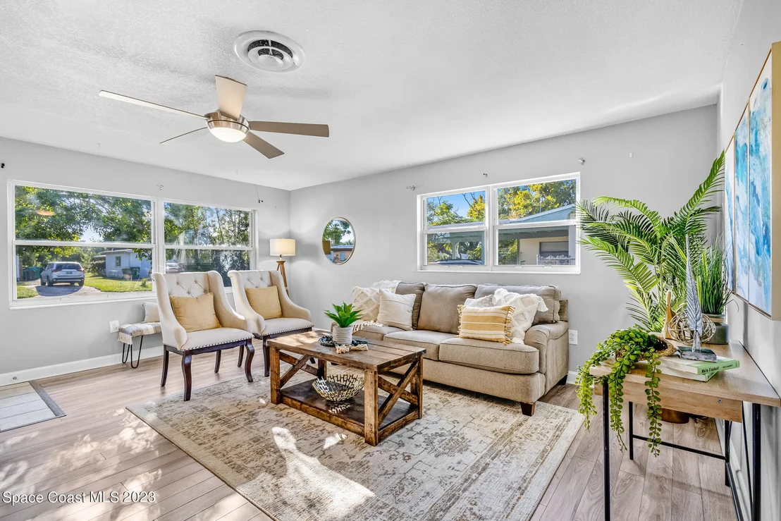 Photo of 696 Teak Drive