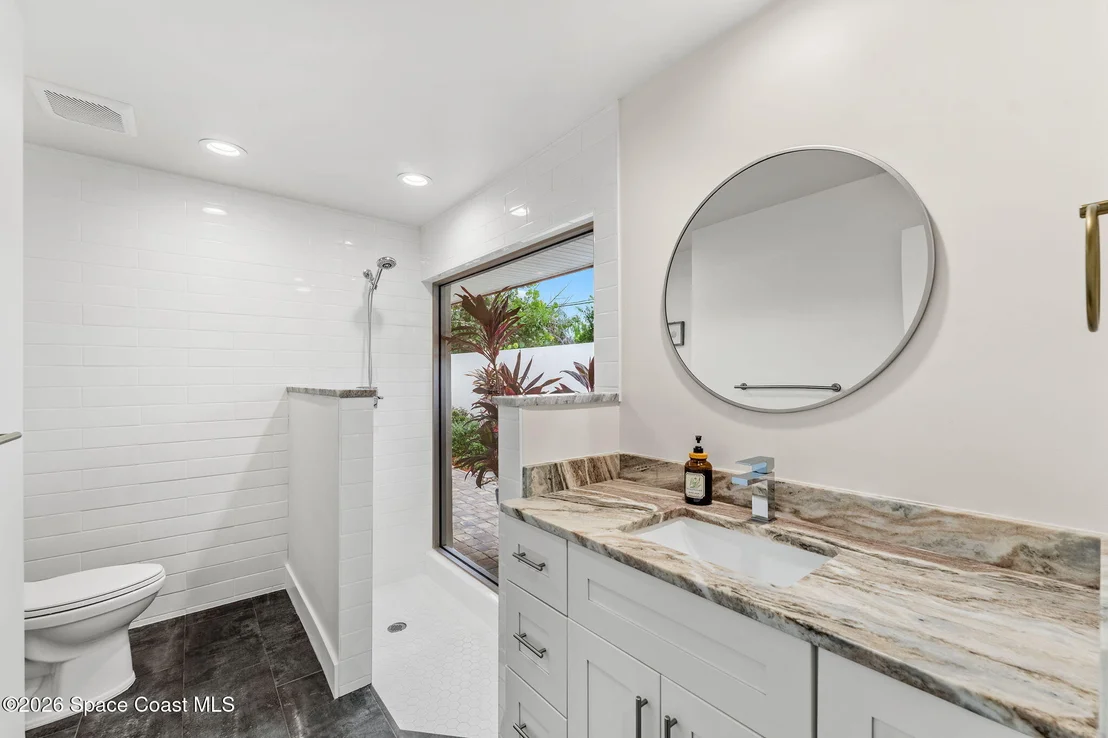 Photo of 207 Riverside Drive