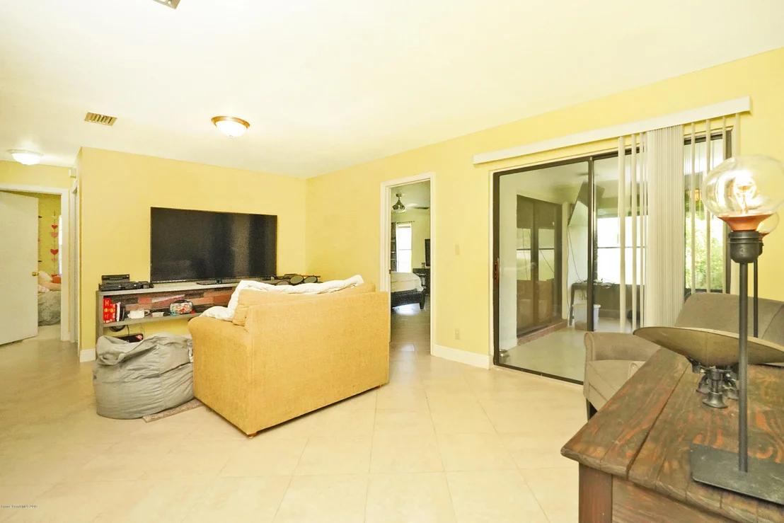 Photo of 1695 Figtree Drive