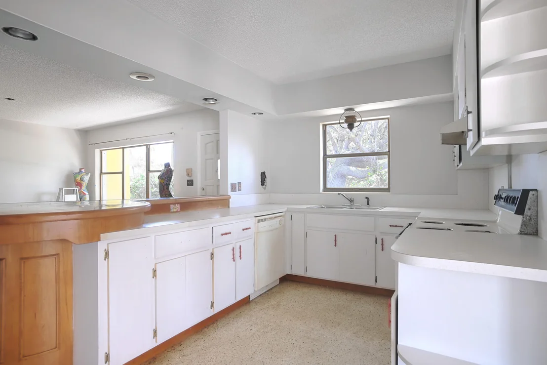 Photo of 218 6th Avenue