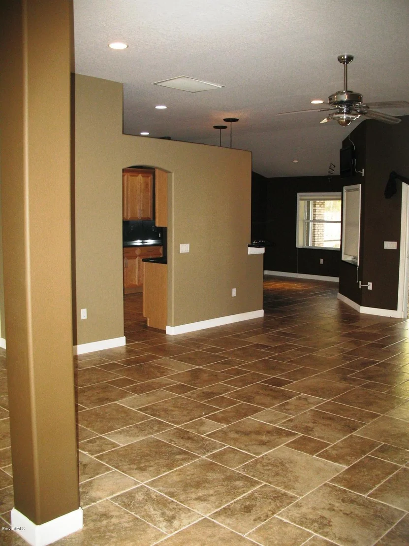 Photo of 2426 Oakcrest Lane