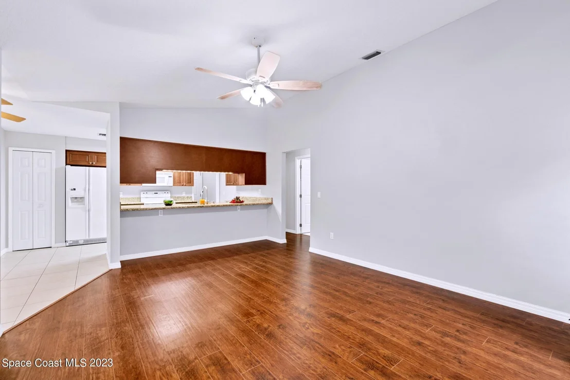 Photo of 921 Osprey Lane
