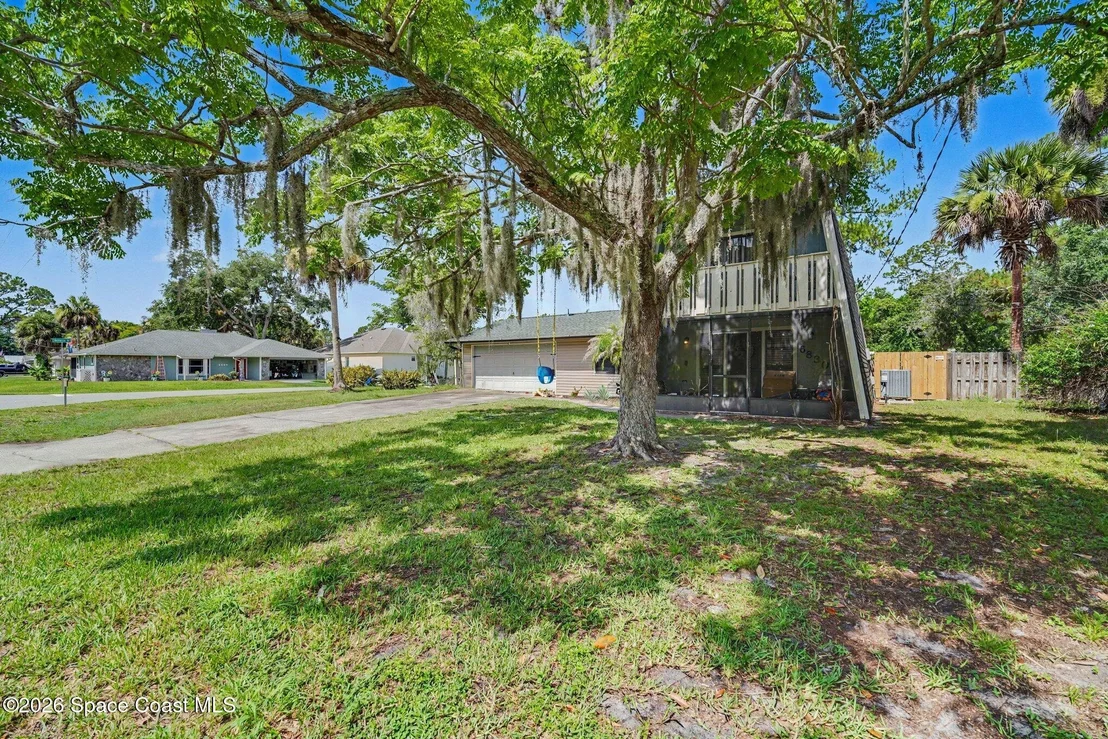 Photo of 6830 Bright Avenue