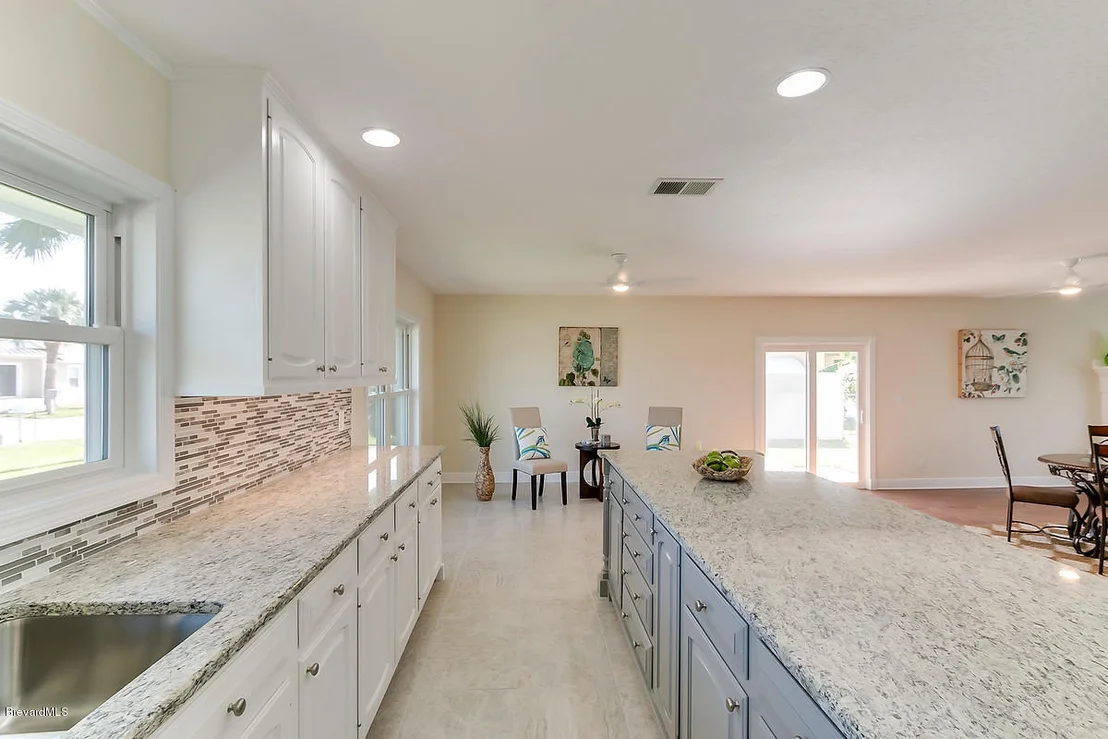 Photo of 427 Riverview Lane