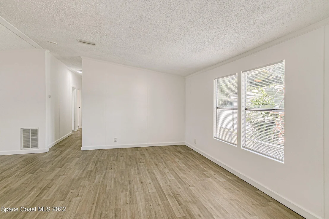 Photo of 1175 Luther Drive