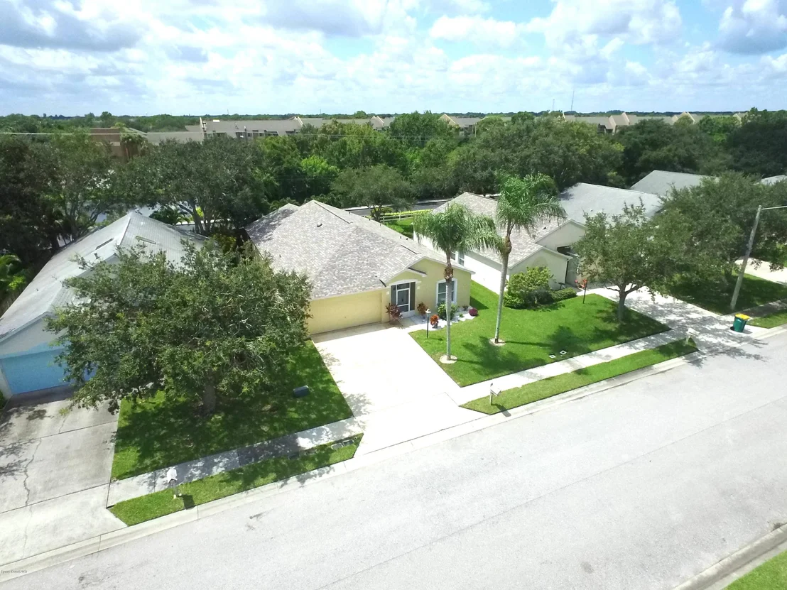 Photo of 2881 Saint James Lane