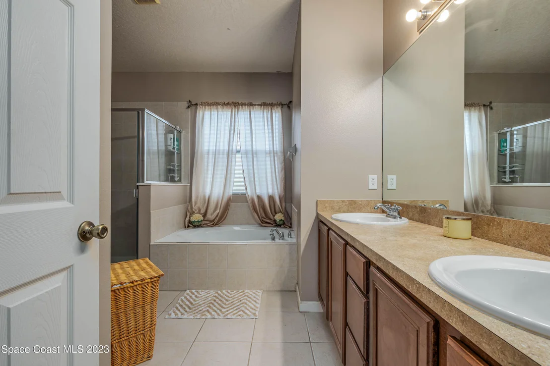 Photo of 1201 Serengeti Way