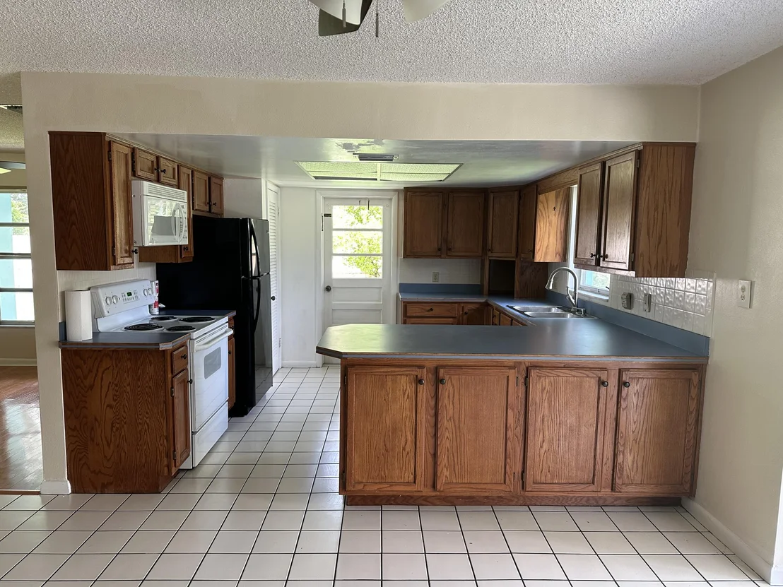 Photo of 319 Meadowood Lane