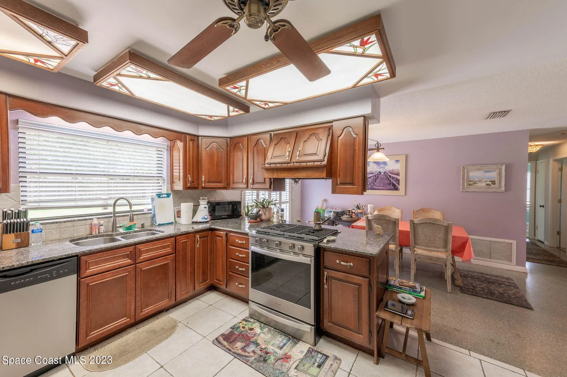 Photo of 971 Bartlett Lane