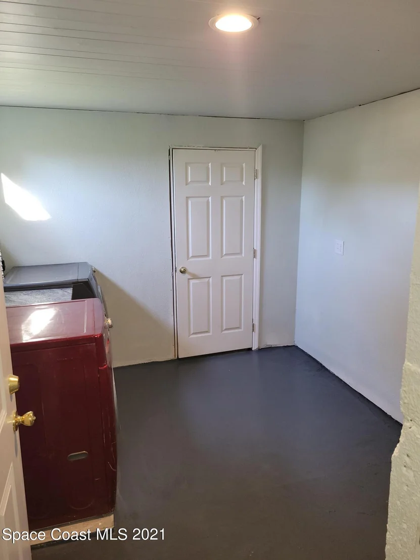 Photo of 651 N Range Road
