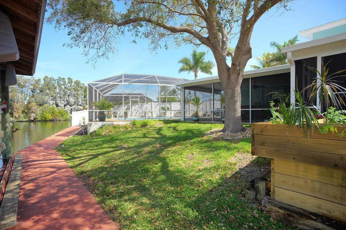 Photo of 448 Sparrow Drive
