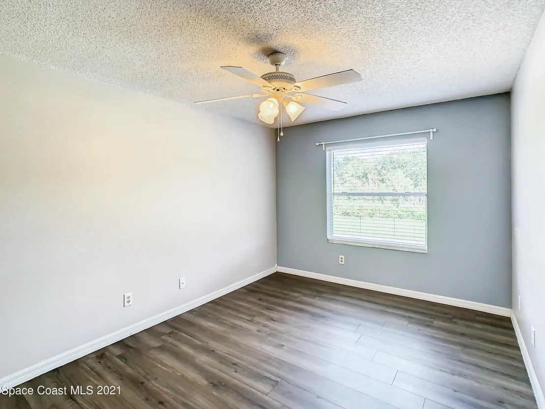 Photo of Unit 3 at 4100 Pershing Pointe Place
