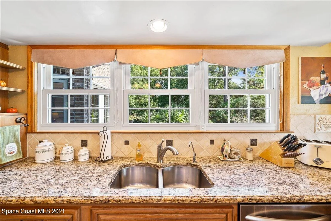 Photo of 1825 Eva Lane