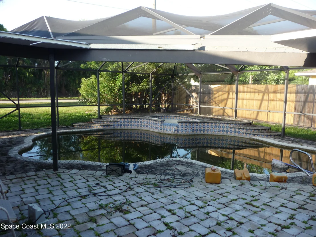 Photo of 1061 Fairlawn Drive