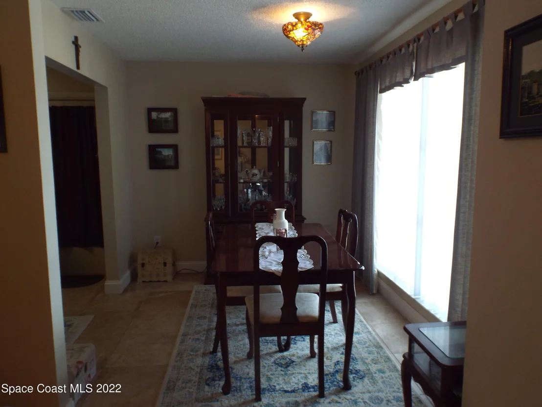 Photo of 2978 Redgrove Drive NE
