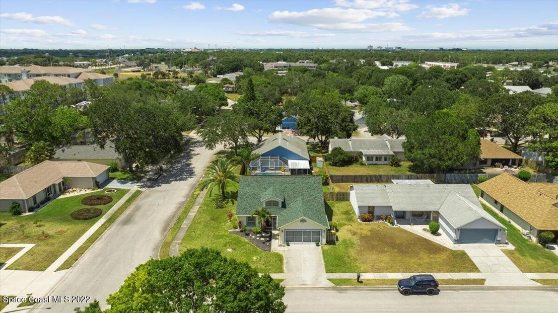 Photo of 100 Oak Lake Road