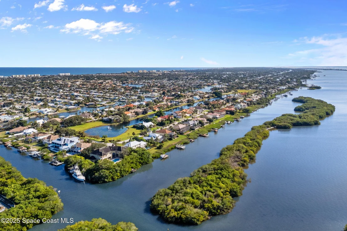 Photo of 406 Thrush Drive