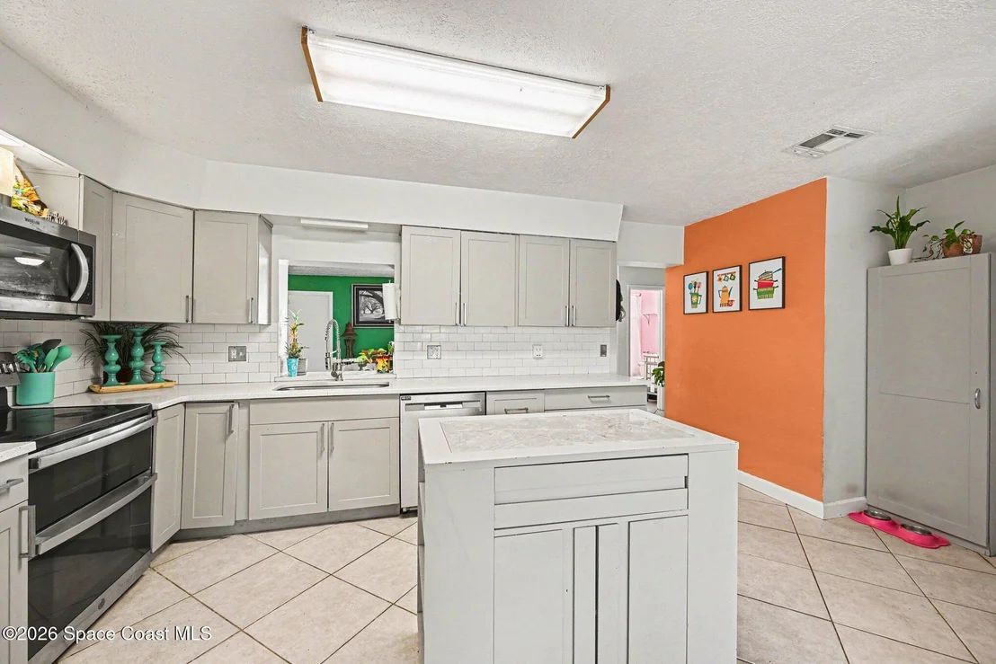 Photo of 480 Temple Street