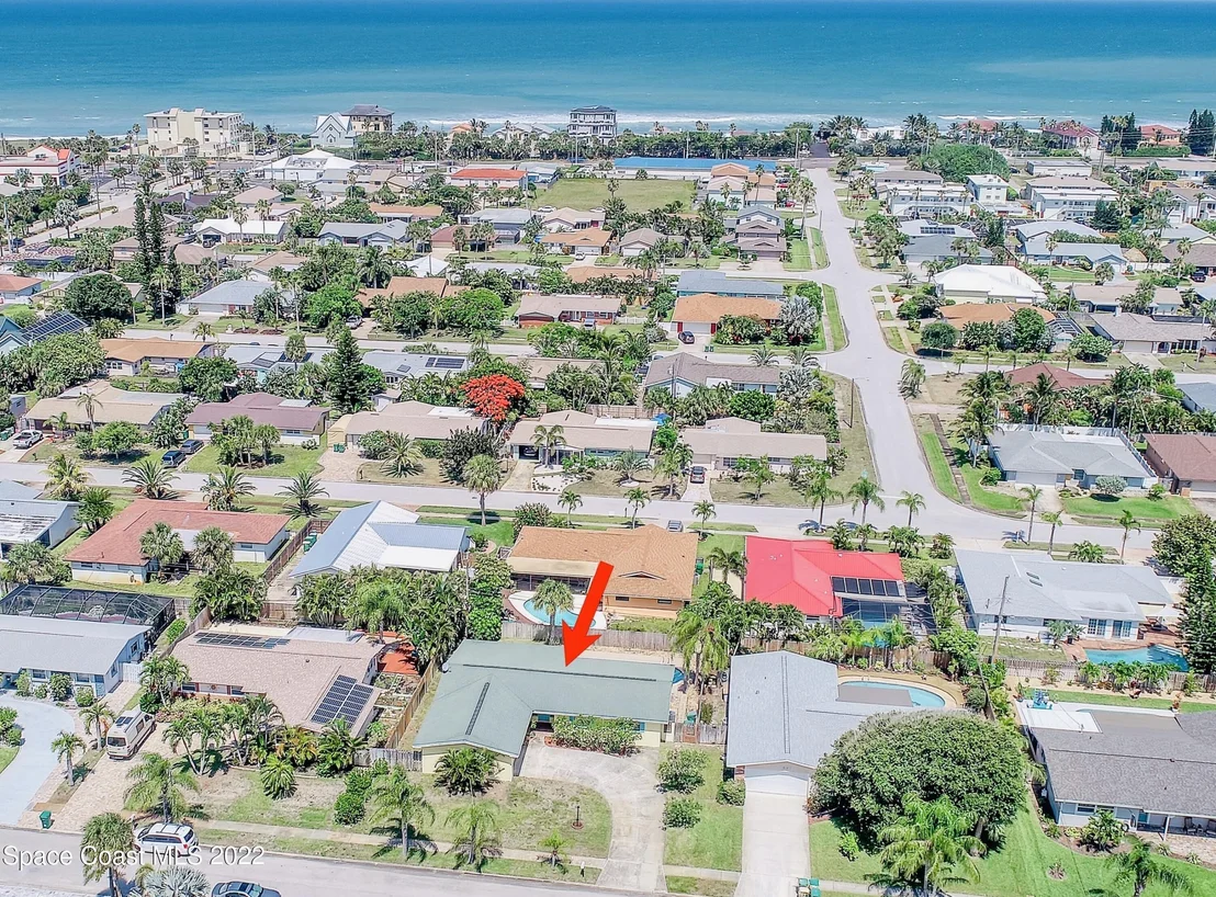 Photo of 619 N Robert Way