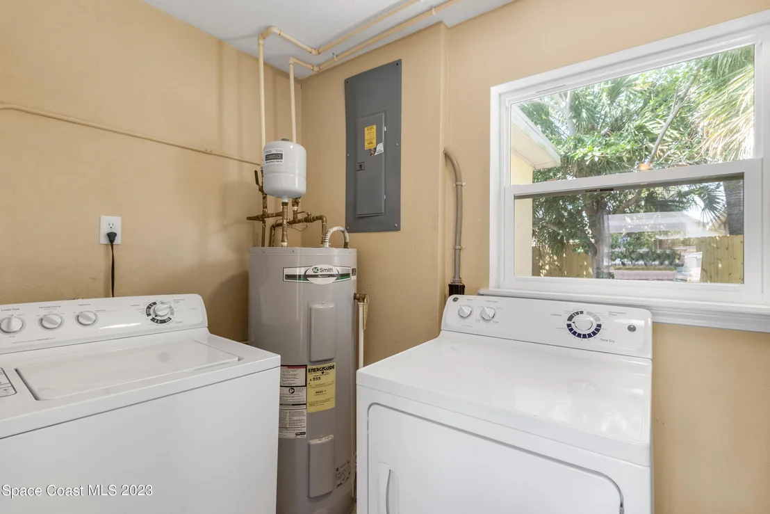 Photo of 1297 Ridgewood Drive