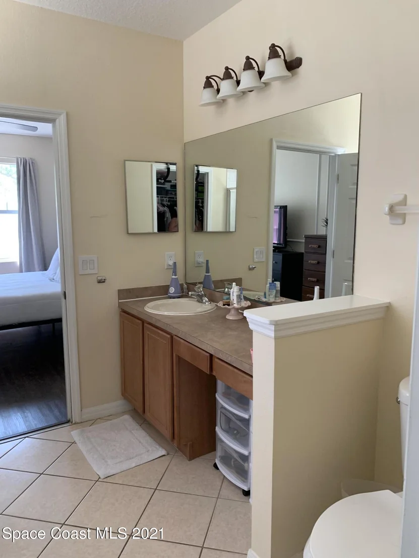 Photo of 901 Benton Drive