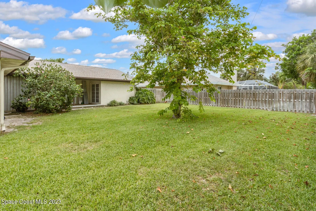 Photo of 536 Solitaire Palm Drive