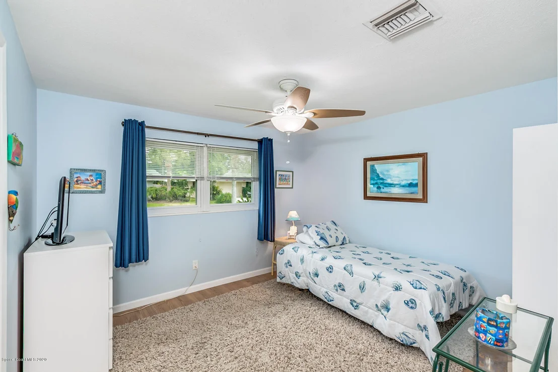 Photo of 565 Seabreeze Drive